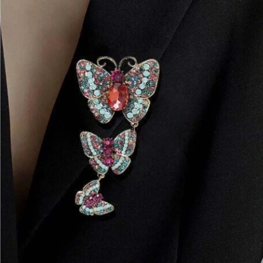 Elegant Multicolor Butterfly Broach - Picture 2 of 4